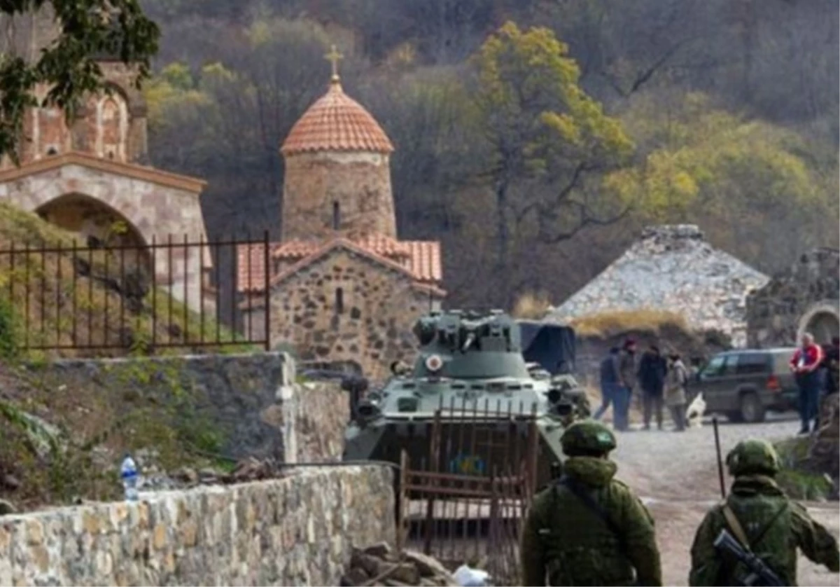 Karabağ'da Rus ve Azerbaycan güçlerine keskin nişancı tarafından ateş açıldı