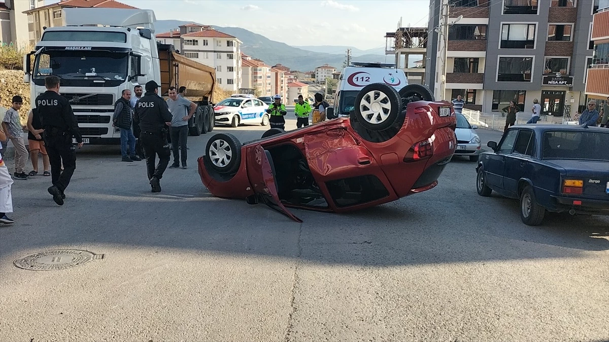 Karabük'te Otomobil Kazası: 2 Kişi Yaralandı