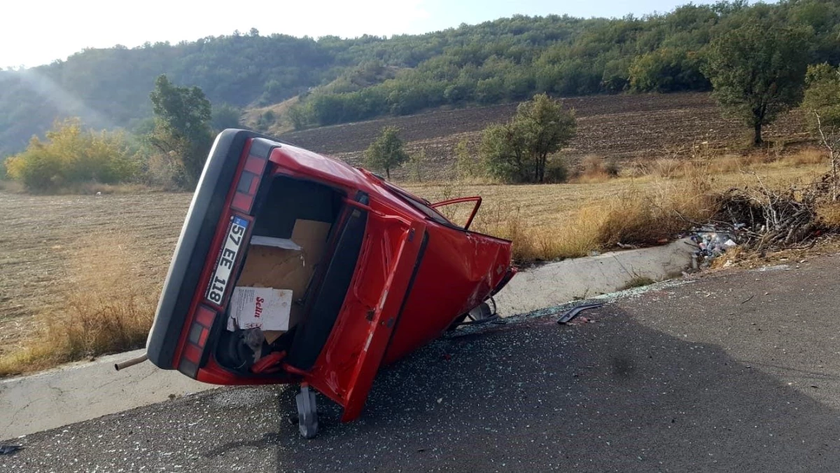 Kastamonu-Sinop karayolunda otomobil takla attı, 2 kişi yaralandı