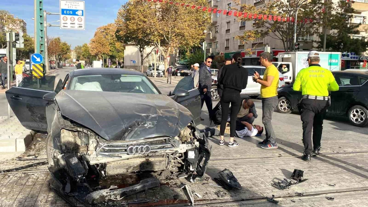 Konya'da dönüş yasağı olan kavşaktan dönen otomobilin karıştığı trafik kazasında 1 kişi yaralandı