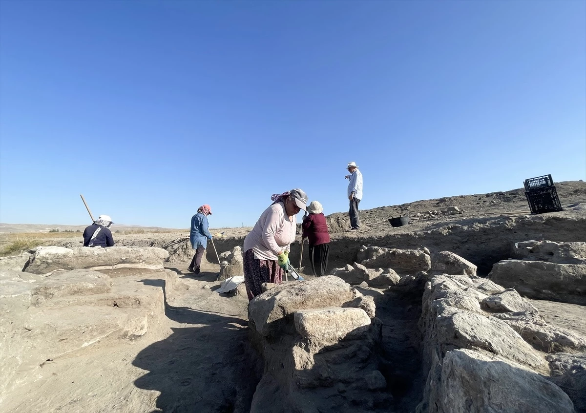 Kültepe Kaniş/Karum Höyüğü'nde Kazı Çalışmaları Devam Ediyor