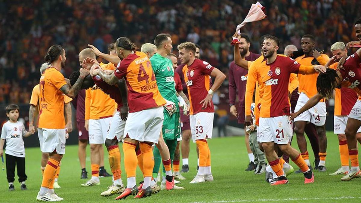 Manchester United - Galatasaray maçı öncesi iki takımı değerlendirdiler: Aslan'a sürpriz olmaz!