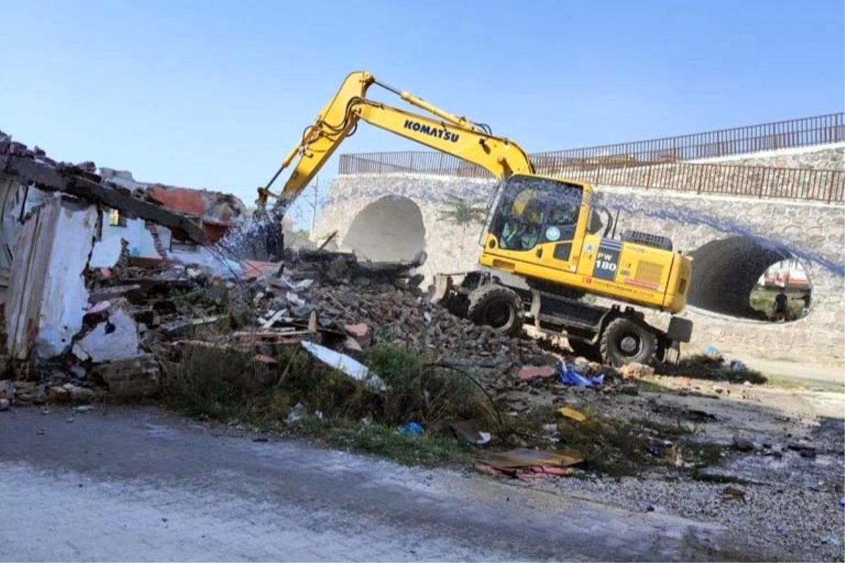 Manisa Büyükşehir Belediyesi Cider yolunu İzmir'e bağlamak için kamulaştırma çalışmalarını sürdürüyor