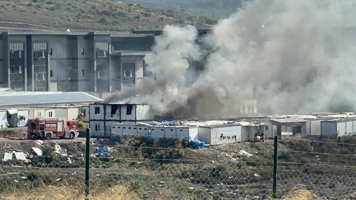 Marmara Üniversitesi'nin yeni kampüs inşaatında korkutan yangın