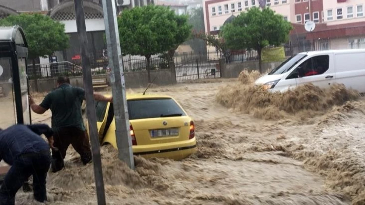 Meteoroloji'den 11 il için turuncu ve kodlu uyarı yapıldı, Samsun'da eğitime 1 gün ara verildi