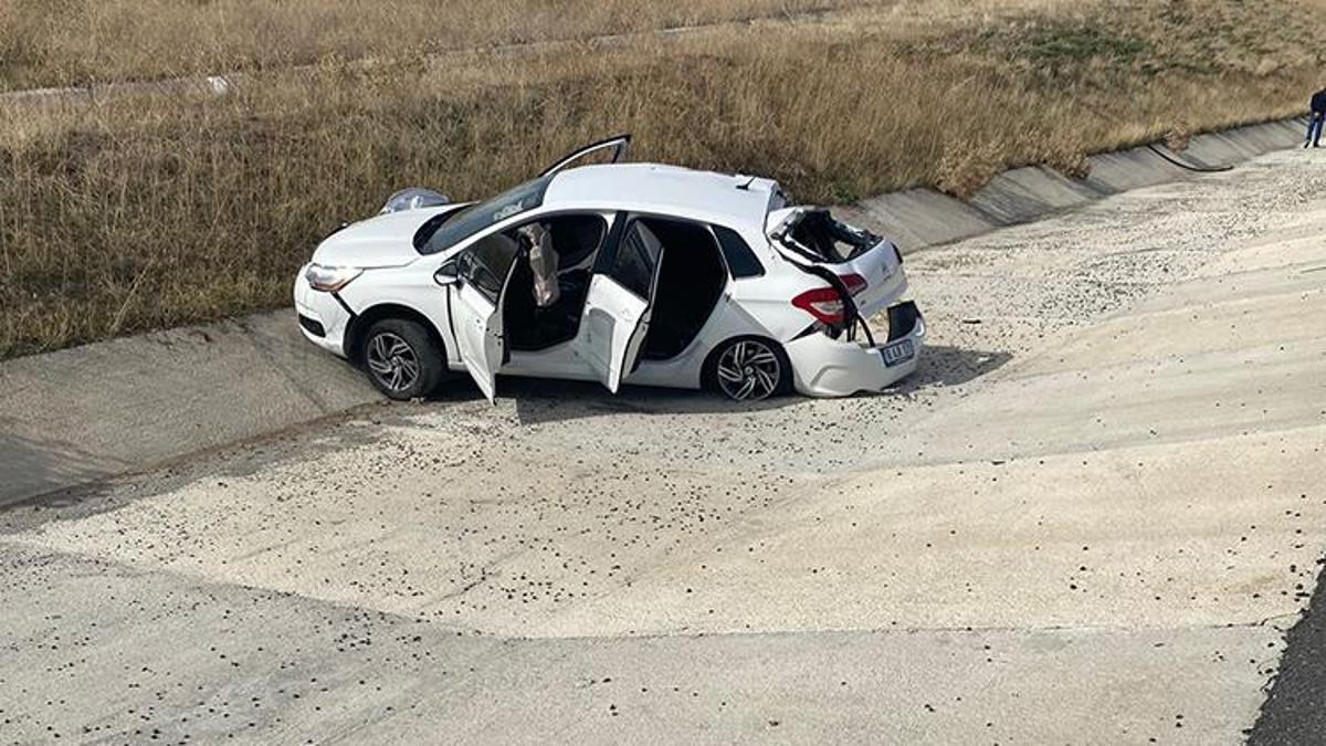 Otoyoldaki lastik değişimi faciayla bitti: 2 ölü