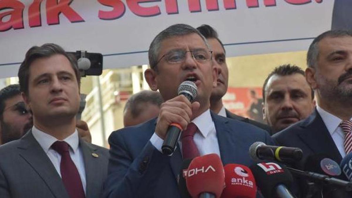 Özgür Özel'den CHP İzmir İl Başkanlığı'na ziyaret: Önce partide sonra Türkiye'de iktidara yürüyeceğiz