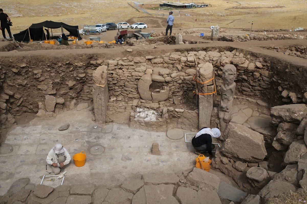 Şanlıurfa'da Neolitik Döneme Ait İnsan Heykeli Bulundu