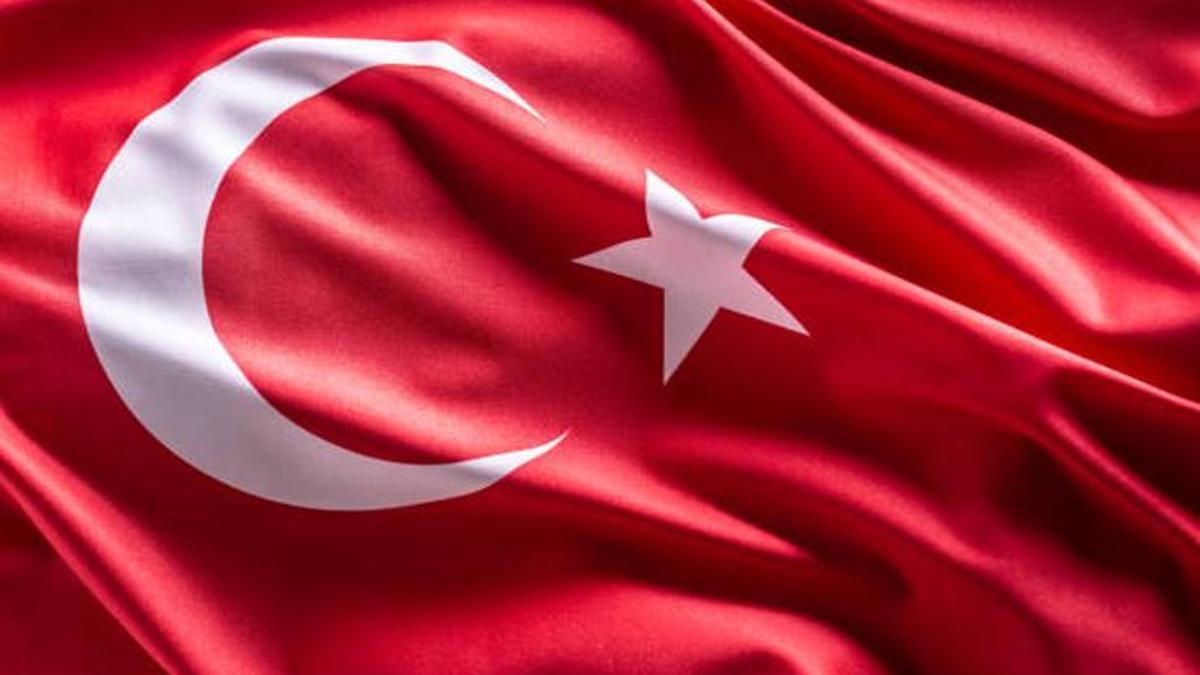 Türkiye Cumhuriyeti 100. yılını kutluyor! Spor camiasından kutlama mesajı yağdı