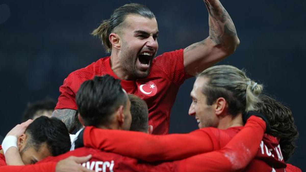 (ÖZET) Almanya'da Türklerin gecesi! Almanya - Türkiye maç sonucu: 2-3