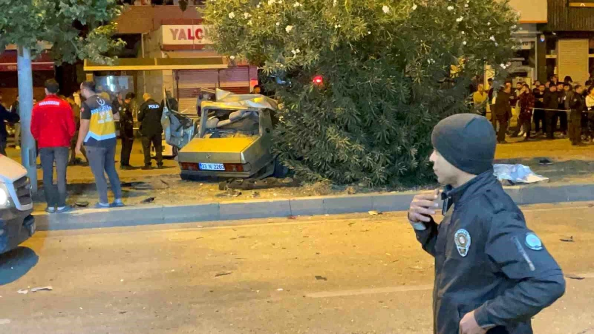 Adana'da Otomobil Kontrolden Çıkarak Ağaçlara Çarptı: 3 Ölü, 2 Ağır Yaralı