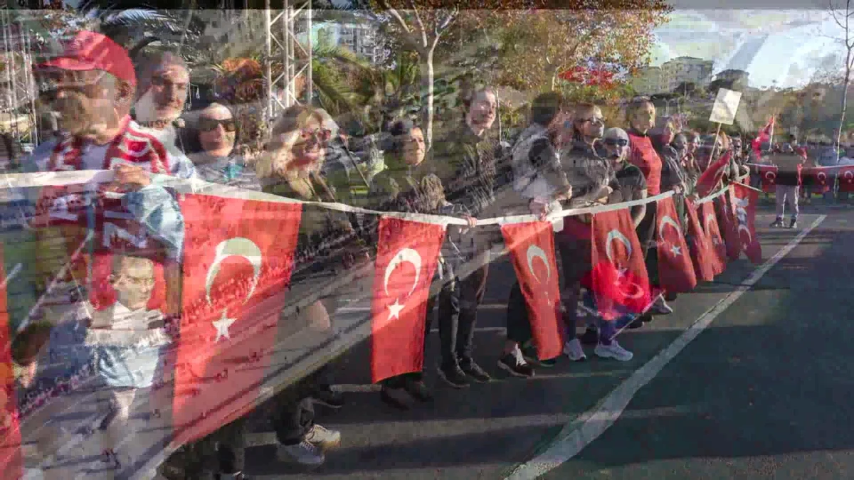 Ata'ya Saygı Zinciri ile Atatürk'ün Ölüm Yıl Dönümü Anıldı