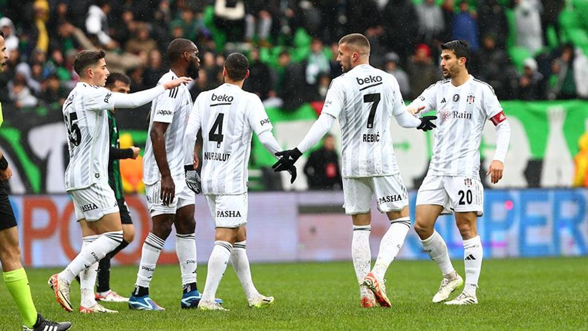 Beşiktaş, Sakarya'da galip! Sakatlandı, sahayı gözyaşlarıyla terk etti