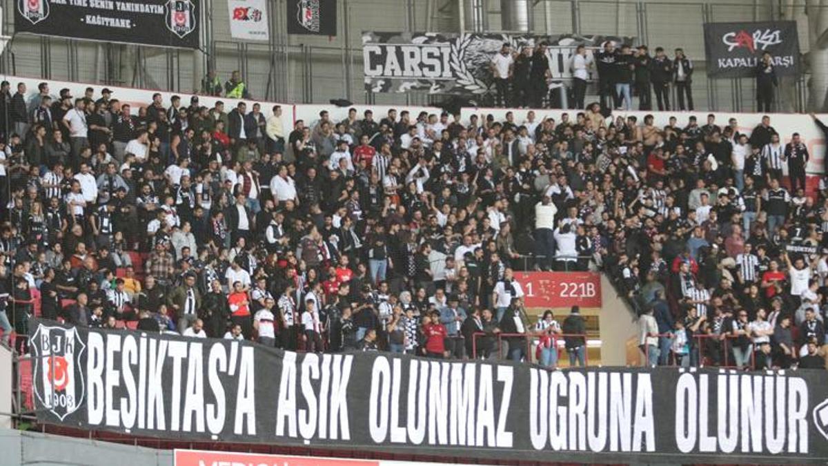 Beşiktaş taraftarı takımlarını yalnız bırakmadı