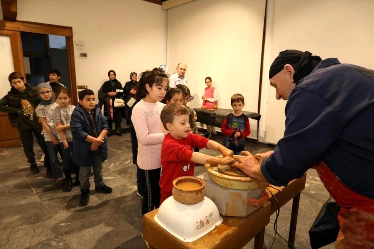 Bilecik'te Çömlek Ustası Salim Yaşar, Mesleğini Gelecek Kuşaklara Aktarıyor