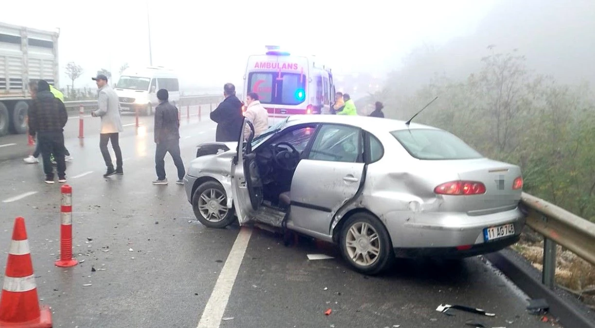 Bilecik'te Otomobil ile Çekici Çarpışması: 1 Yaralı