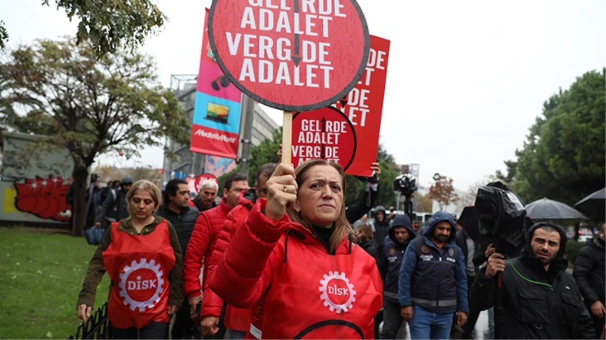 DİSK, gelir ve vergi adaletsizliği nedeniyle İstanbul'dan Ankara'ya yürüyüş başlattı