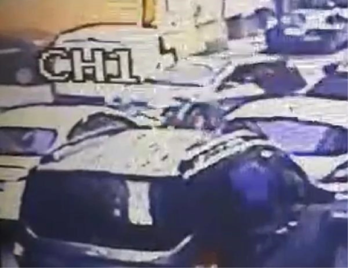 Esenler'de otomobil ile motosikletin karıştığı kaza