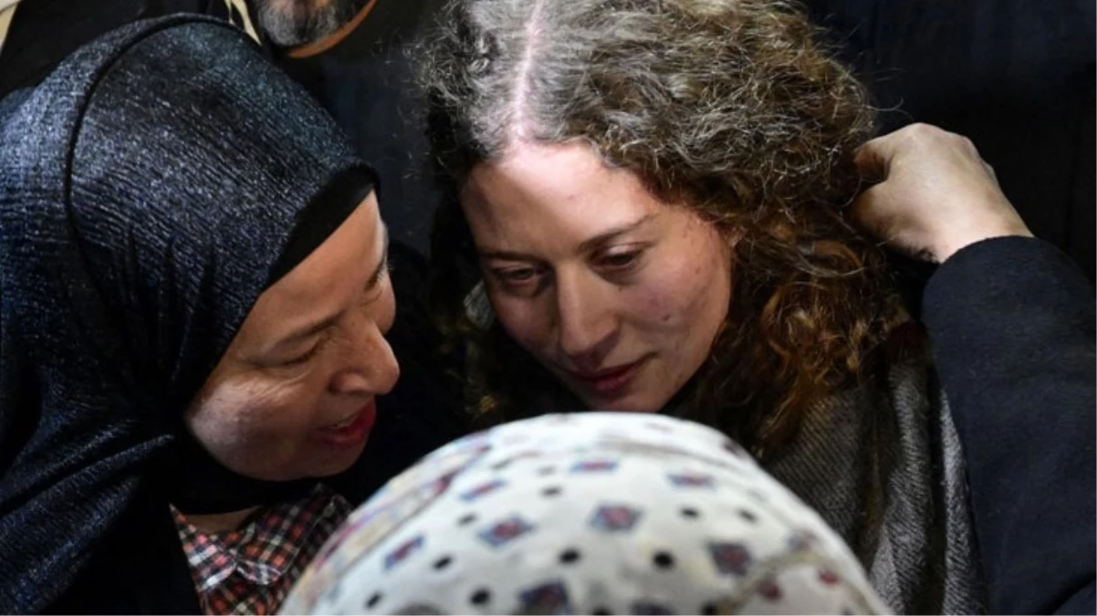 Filistin'in cesur kızı olarak bilinen Ahed Tamimi serbest bırakıldı