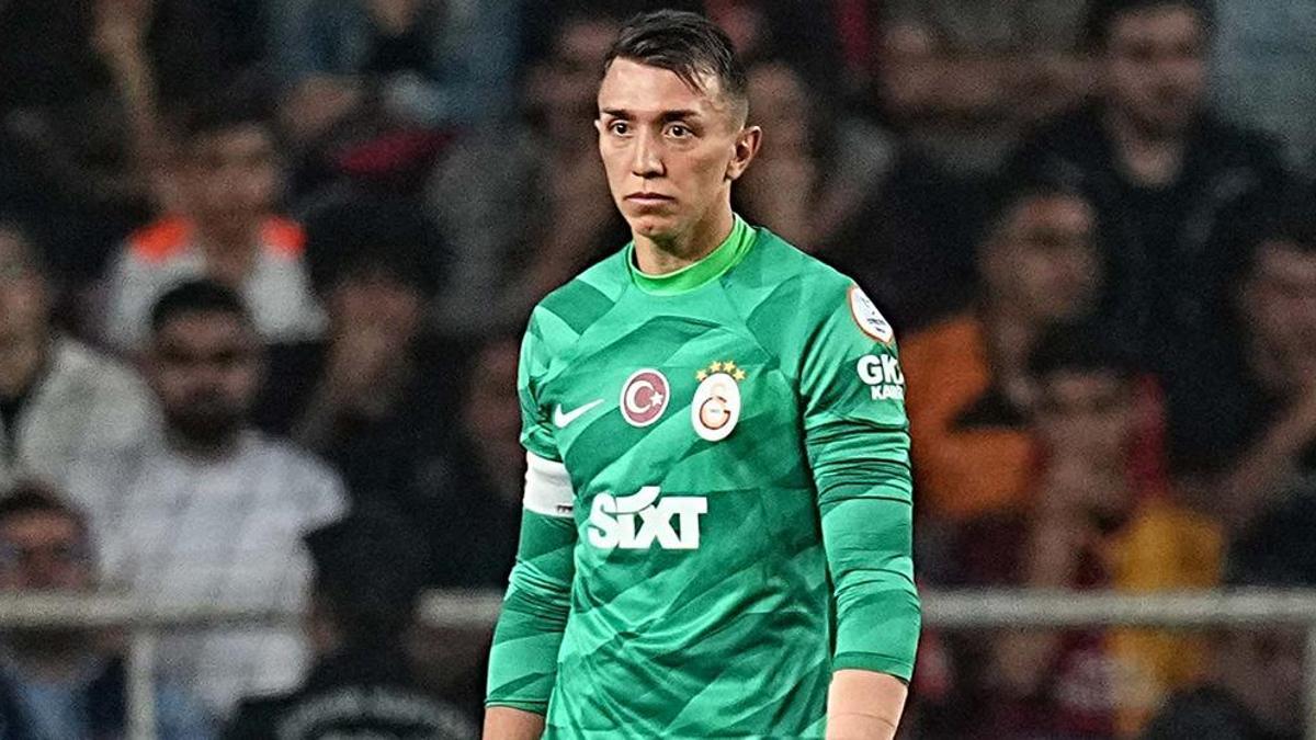 Galatasaray'da Muslera için acele yok