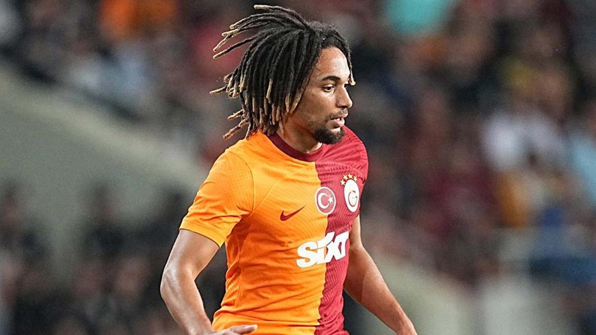 Galatasaray'dan Sacha Boey ile bir görüşme daha