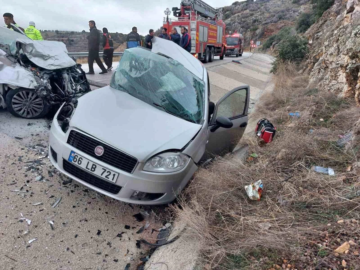 Isparta'da Otomobil Çarpışması: 1 Ölü, 4 Yaralı