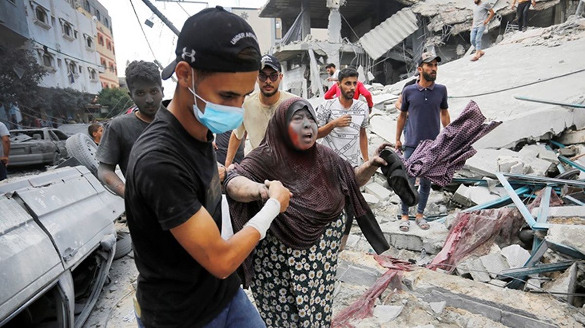 İsrail, Gazze'deki Şifa Hastanesi'ndeki hastaları sokağa atarak kaderlerine terk etti