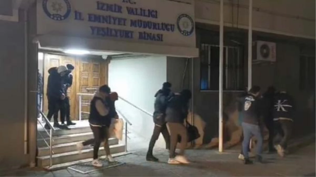 İzmir'de 'yasa dışı bahis' ve 'suçtan kaynaklanan mal varlığı değerlerini aklama' operasyonu