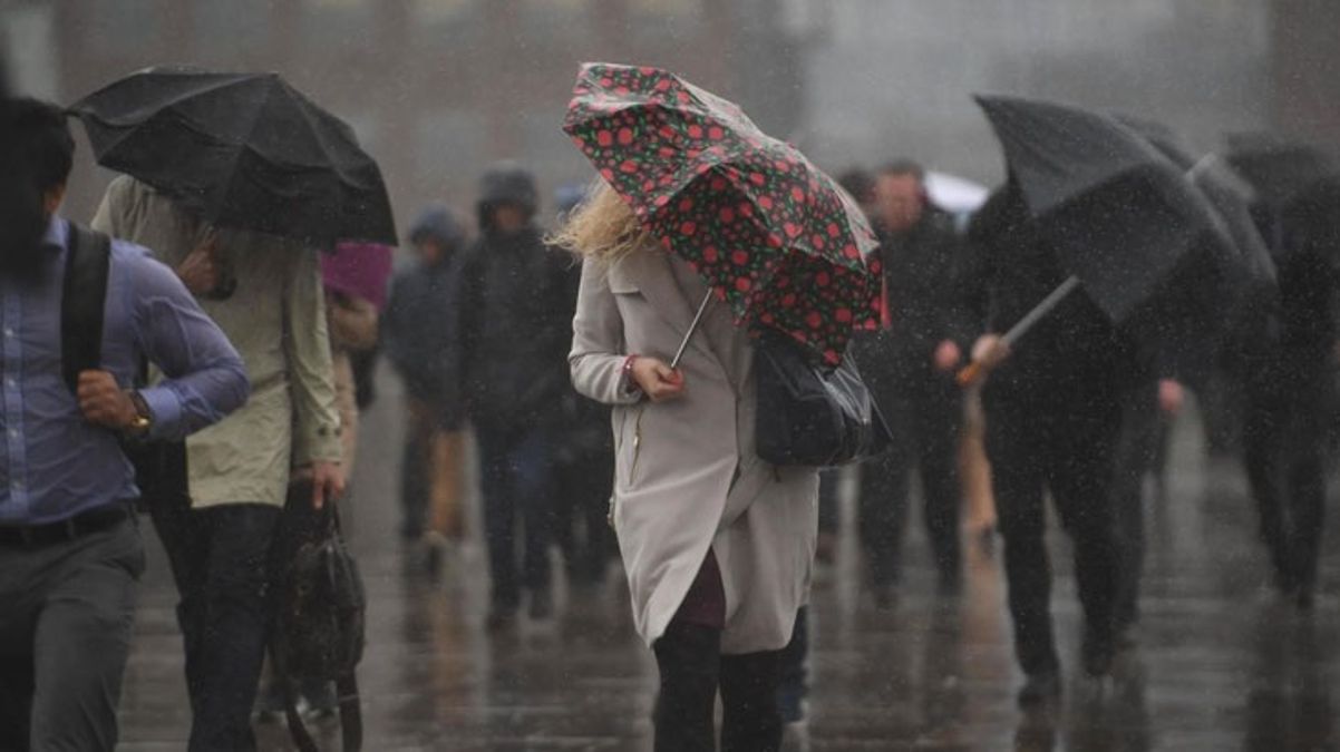 Meteoroloji'den aralarında İstanbul, Ankara ve İzmir'in olduğu 66 il için sarı ve turuncu kodlu uyarı