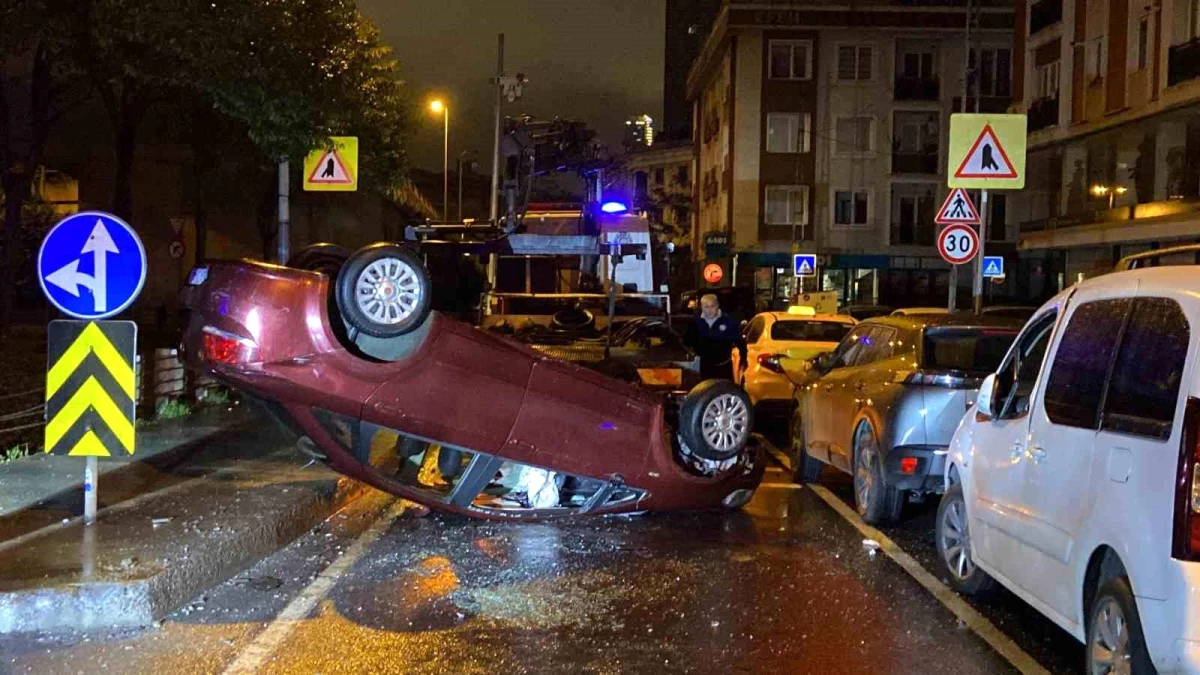 Seyir halindeki otomobil park halindeki araca çarptıktan sonra takla attı