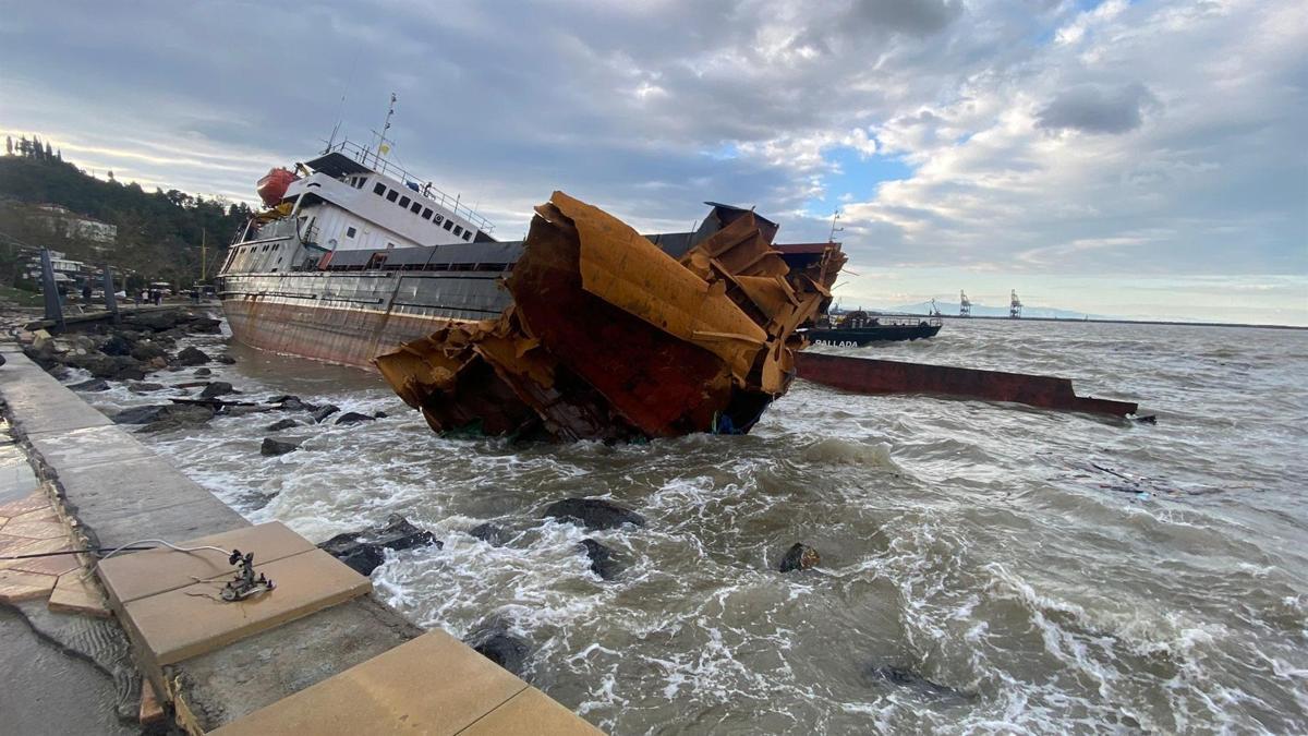 Son dakika... Zonguldak'ta kaybolan kuru yük gemisi battı: 11 Türk denizci kayıp