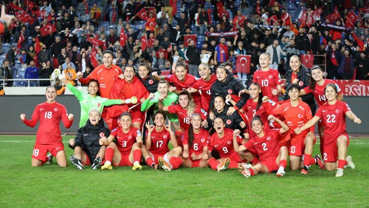 A Milli Kadın Futbol Takımımız şov yaptı! Gürcistan'ı da yendiler, grupta gol yemeden B Ligi'ne çıktılar