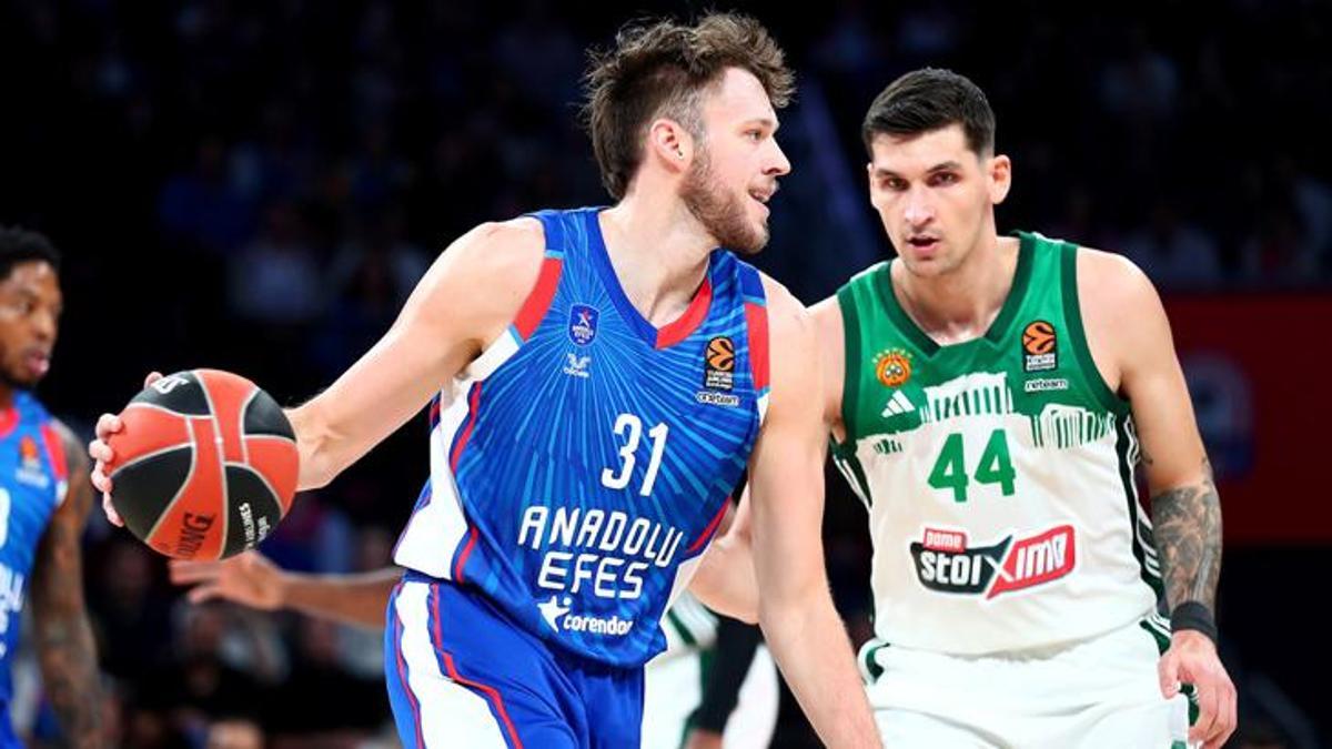 Anadolu Efes - Panathinaikos maç sonucu: 71 -68 | Anadolu Efes, Panathinaikos'u devirdi!