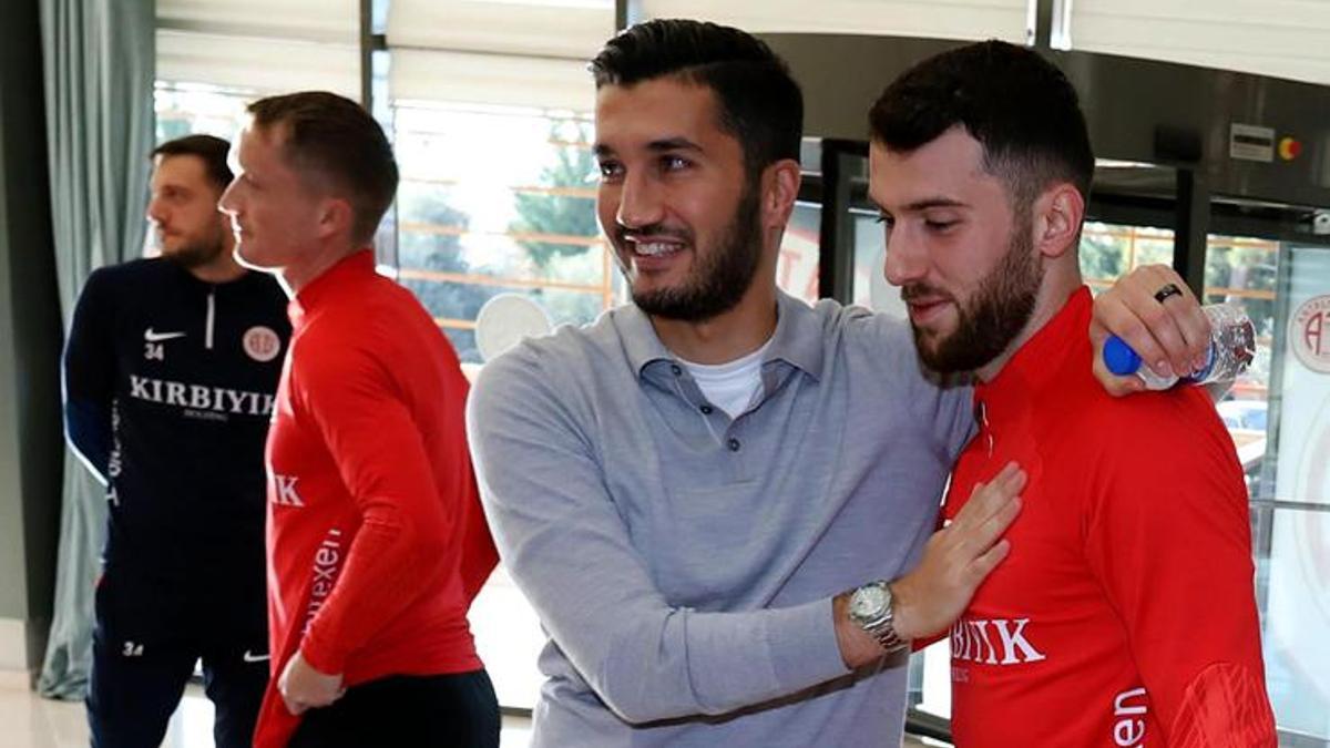 Antalyaspor, Borussia Dortmund'a giden Nuri Şahin’e veda etti