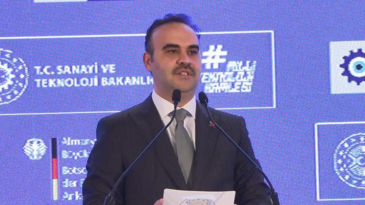 Bakan Kacır: Avrupa'nın bir numaralı güneş paneli üreticisiyiz