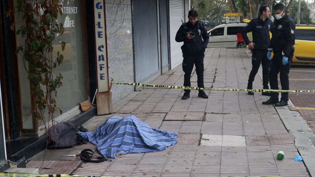 Bekçiler hastaneye gitmesi için ikna etmeye çalışmıştı... O evsiz, ölü bulundu