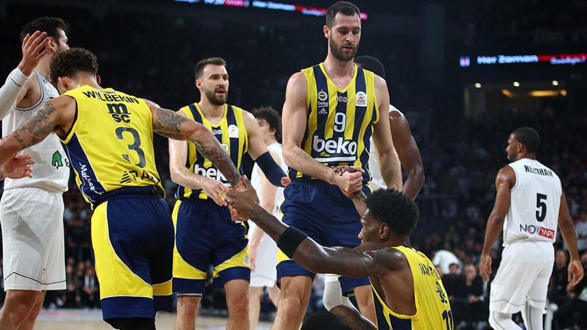 Beşiktaş Emlakjet - Fenerbahçe Beko maç sonucu: 68-64 | Olaylı derbi Kartal'ın!