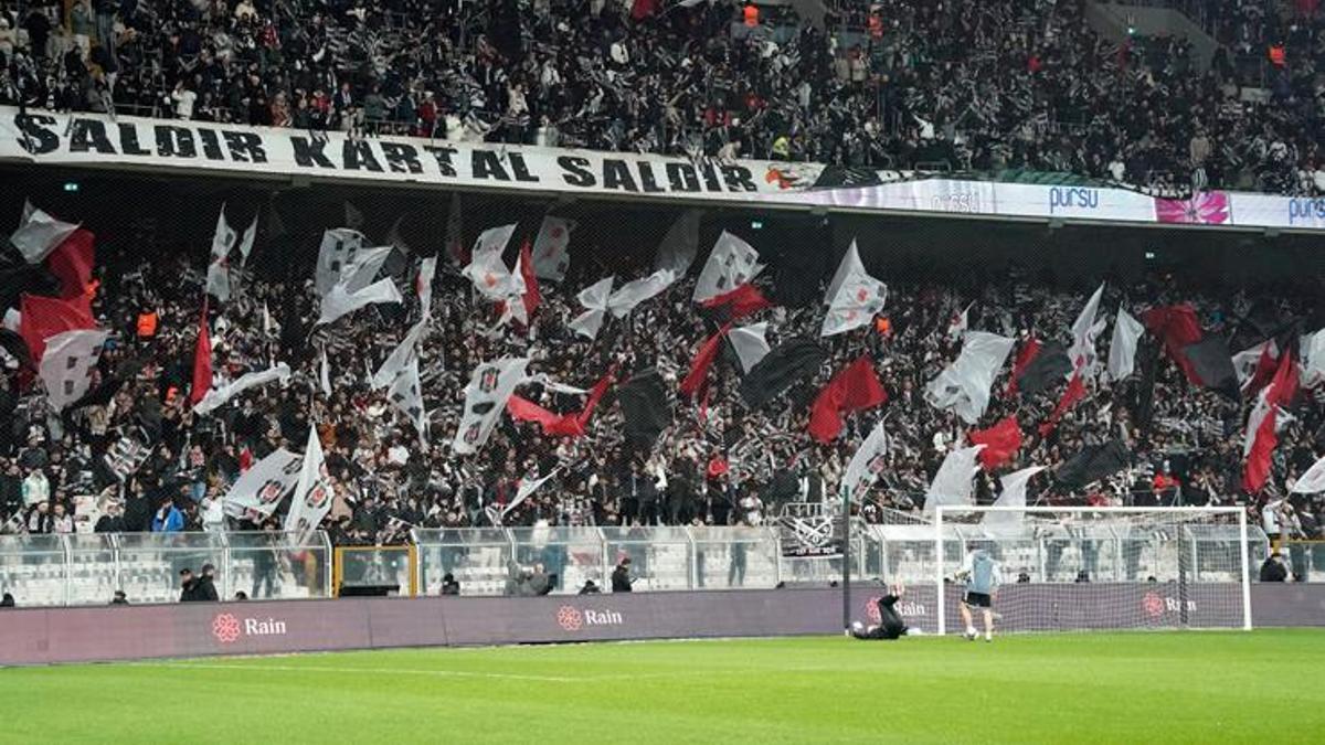 Beşiktaşlı taraftarlardan önce destek, sonra tepki!