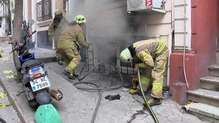 Beyoğlu'ndaki otelde yangın paniği