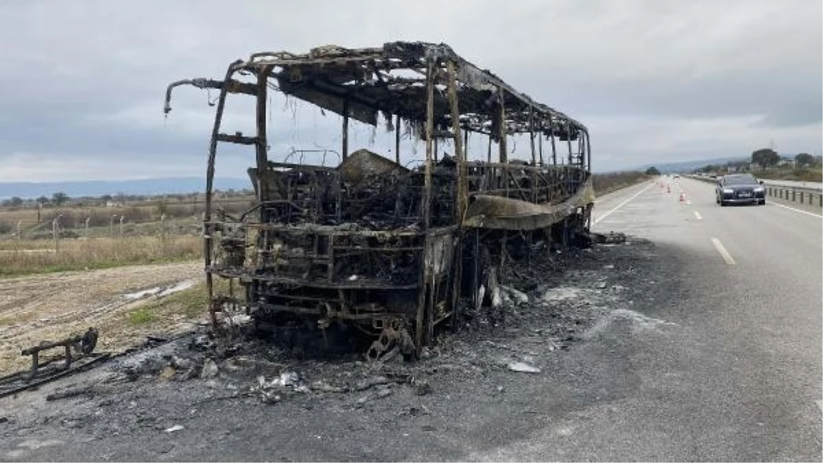 Çanakkale'de Yolcu Otobüsünde Yangın Çıktı