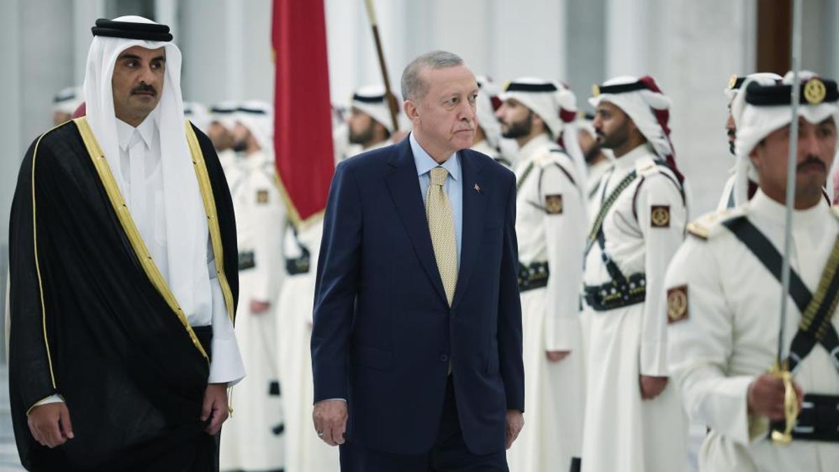 Cumhurbaşkanı Erdoğan, Katar Emiri Al Thani ile bir araya geldi