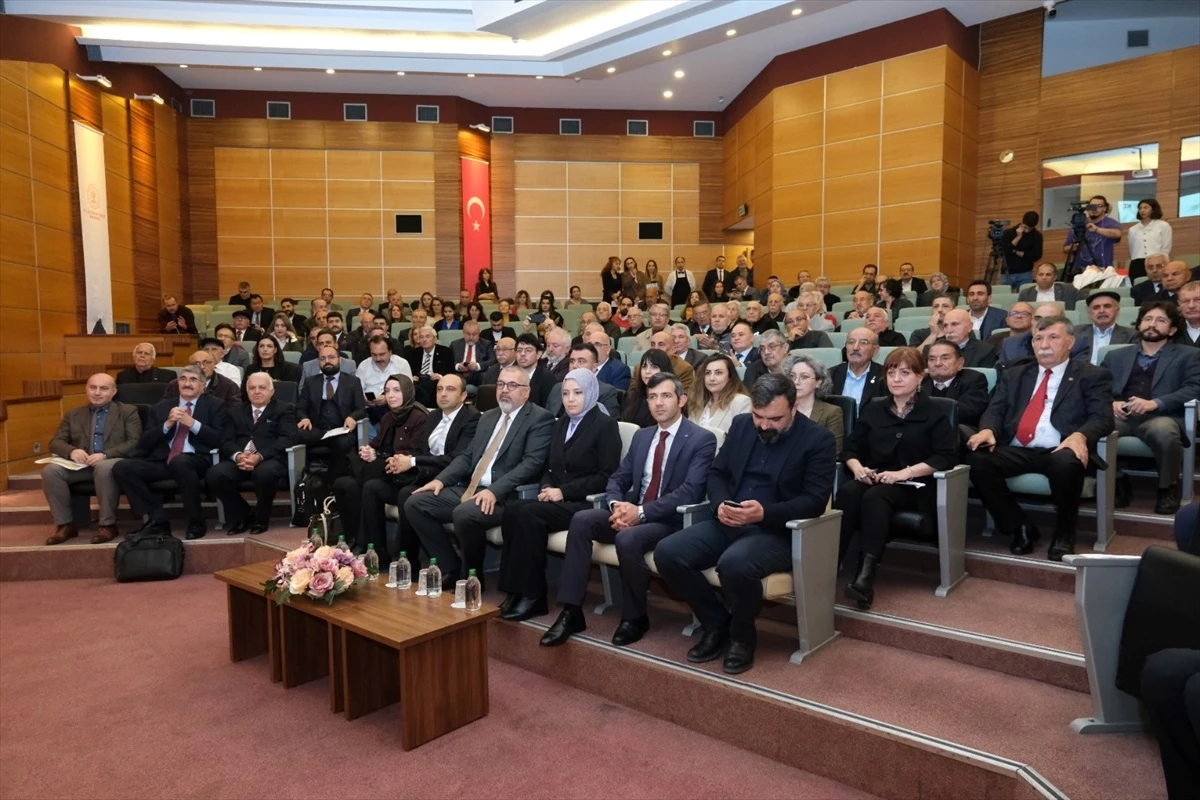 Cumhuriyetin 100. Yılında Aleviler ve Bektaşiler Paneli Gerçekleştirildi