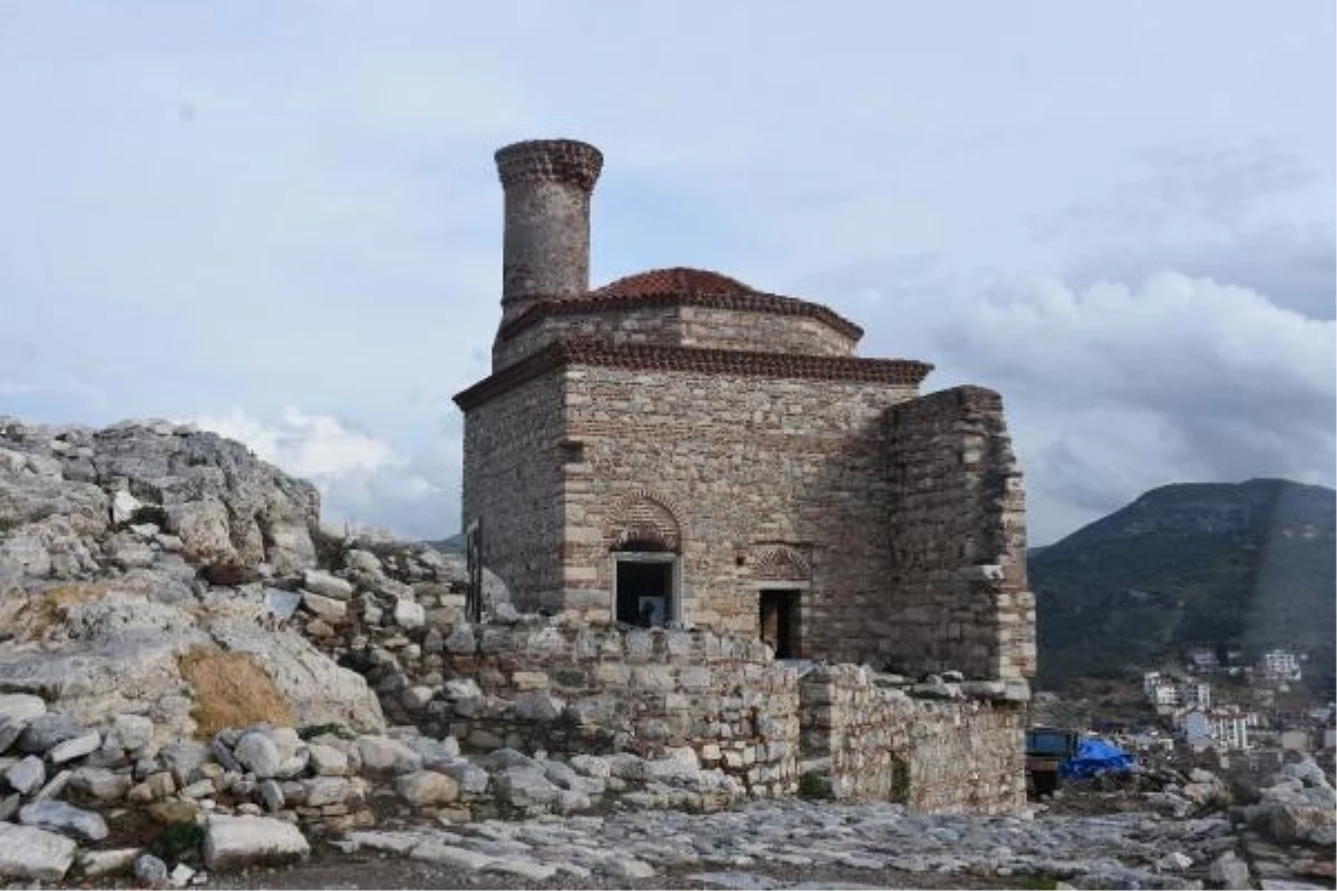 Efes Ayasuluk Camii Restore Ediliyor