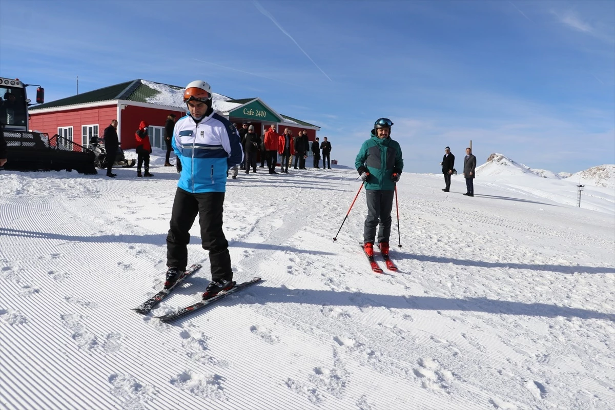 Ergan Dağı Kış Sporları ve Doğa Turizm Merkezi'nde Kayak Sezonu Açıldı