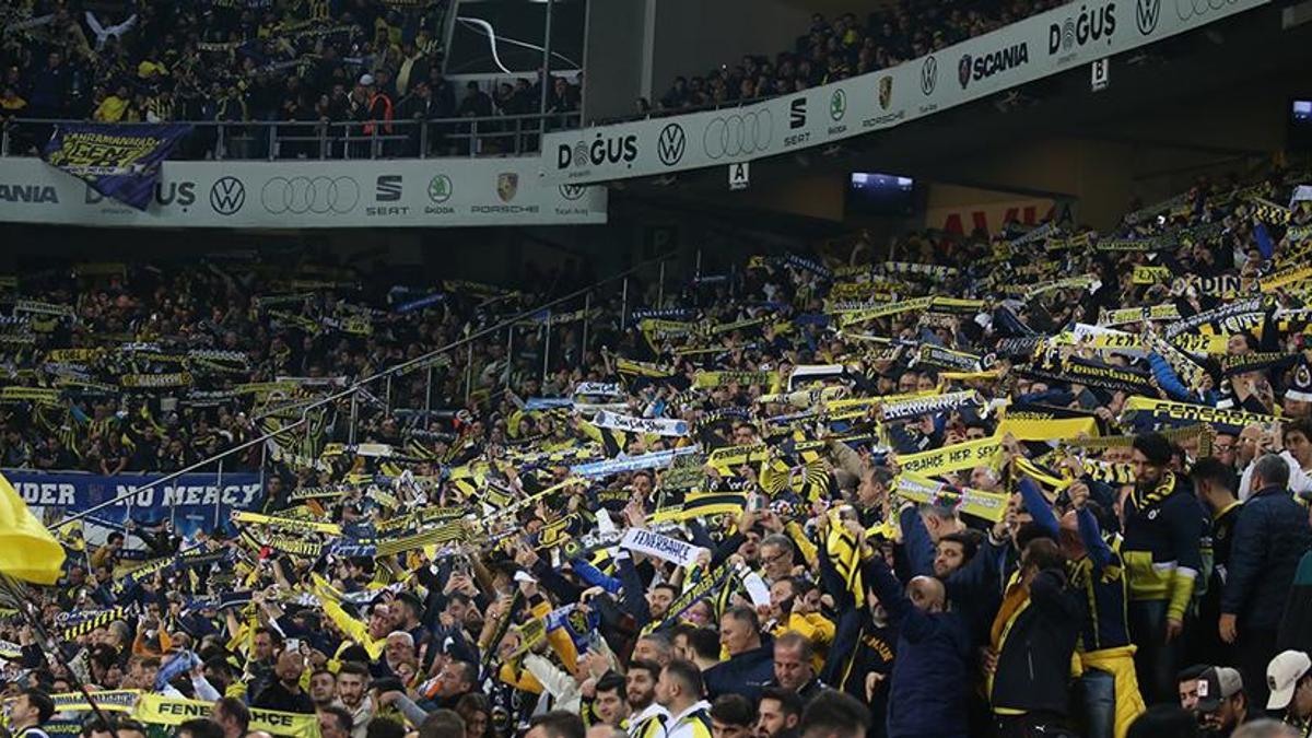 Fenerbahçe - Galatasaray derbisinde muhteşem atmosfer