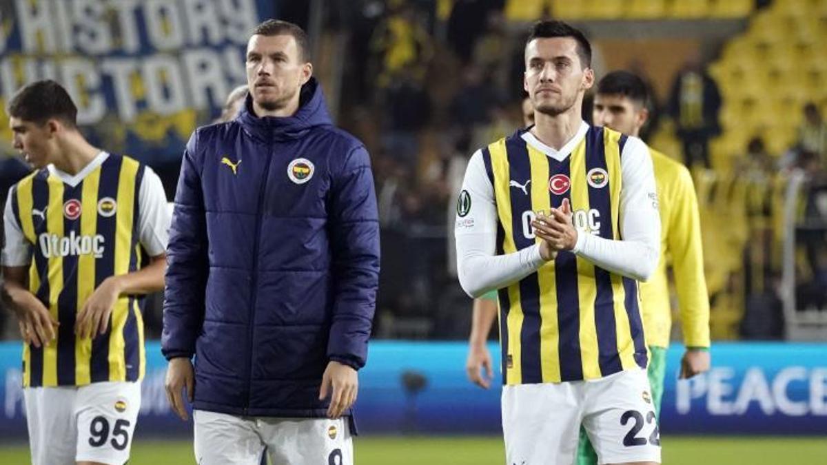 Fenerbahçe'de Umut Nayir'a büyük destek! Tribünler bizzat çağırdı