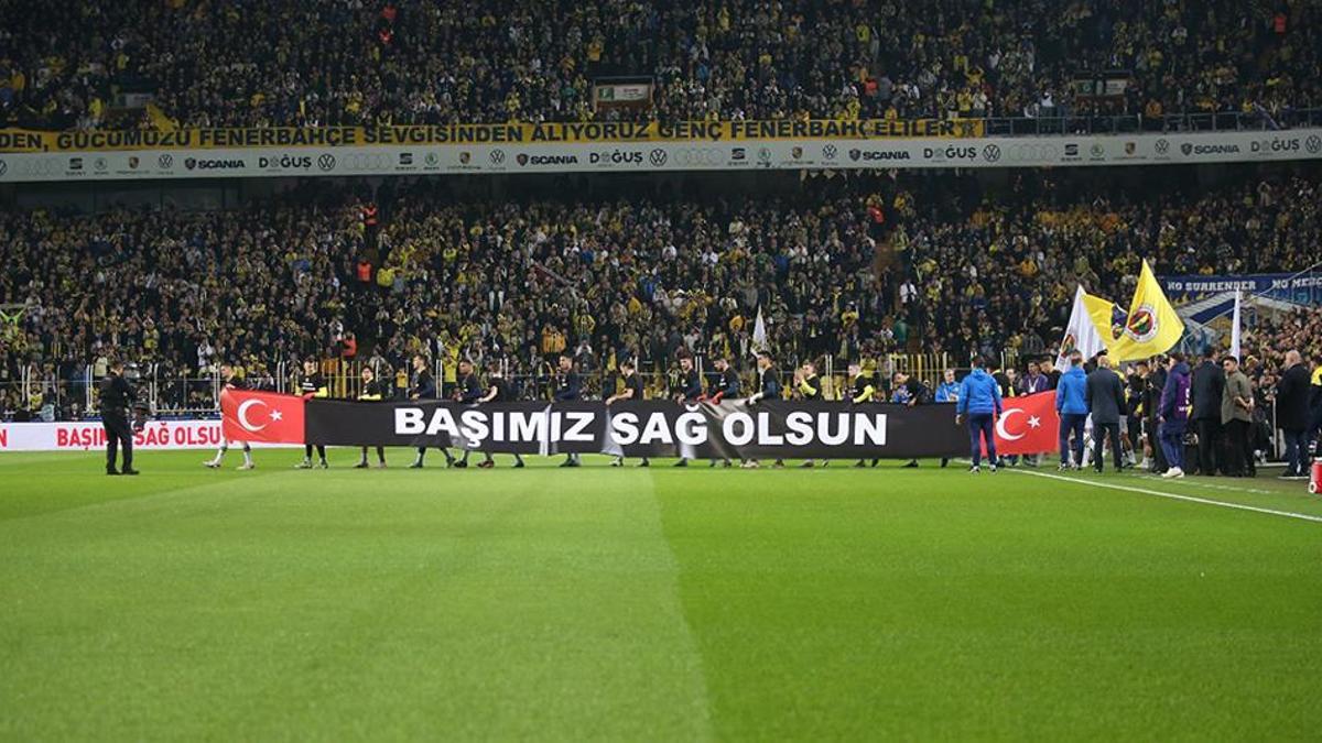 Fenerbahçe'den Galatasaray derbisi öncesi anlamlı pankart