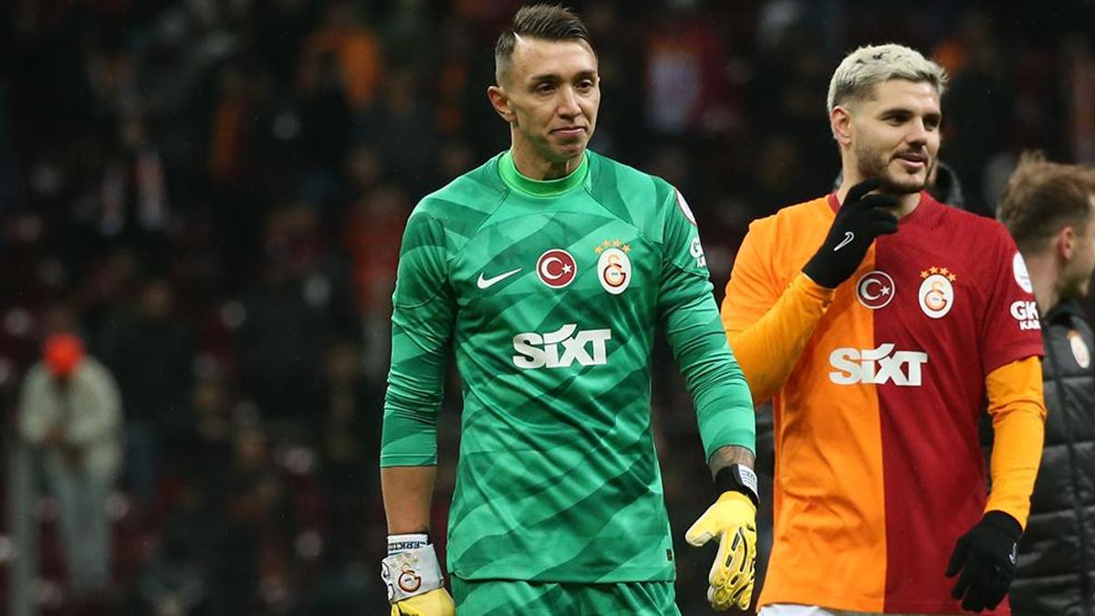 Galatasaray'da Muslera, Sivasspor'a karşı sahada