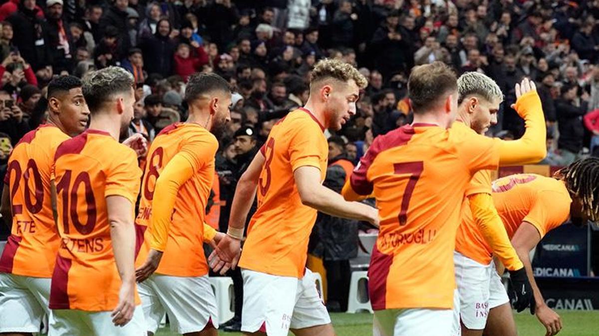 Galatasaray'ın Süper Kupa finali kamp kadrosu belli oldu