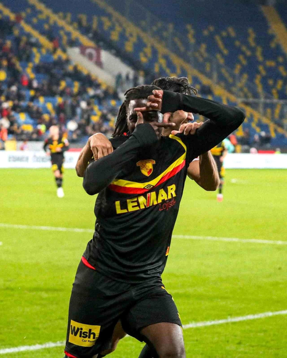 Göztepe'nin golcüsü Aliou Traore